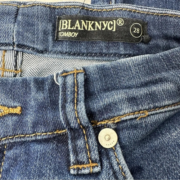 Blank NYC Tomboy Distressed Jeans Size 28 - Picture 2 of 5